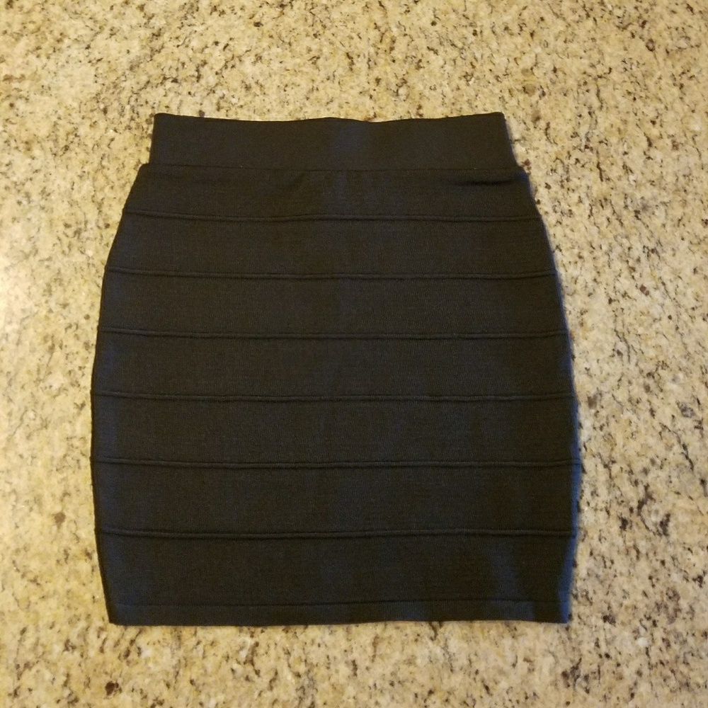 Black Skirt!